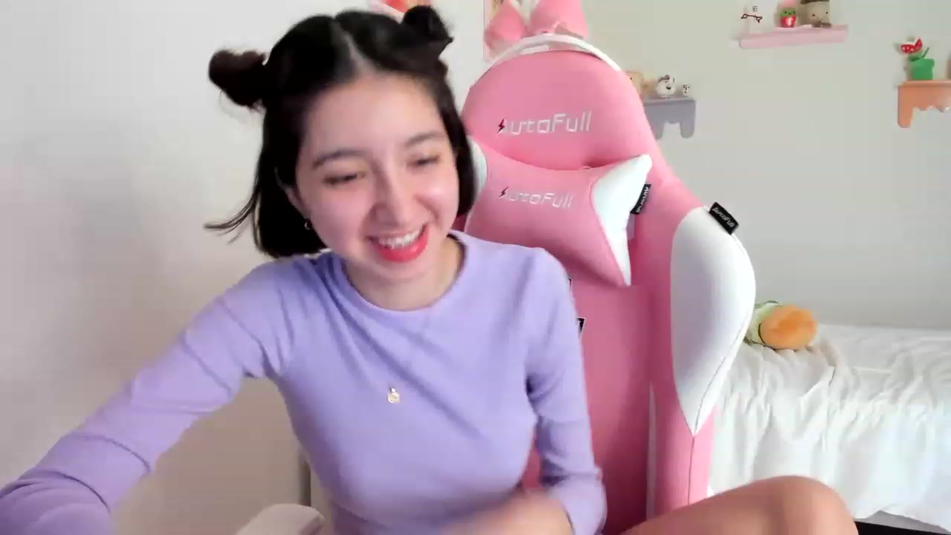 Gallery image thumbnail from Cherrycute666's myfreecams stream on, 06/01/2023, 22:28 image 8 of 20