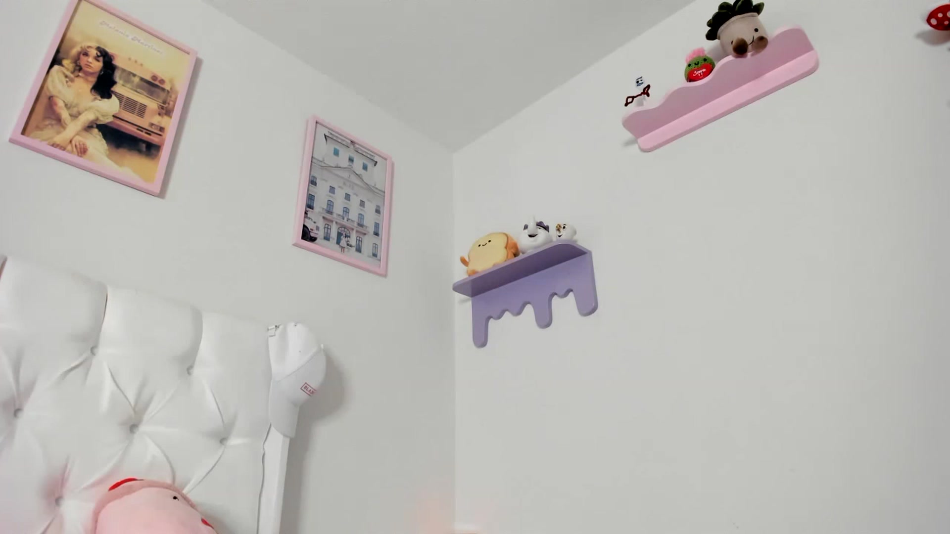 Gallery image thumbnail from Cherrycute666's myfreecams stream on, 06/01/2023, 23:39 image 12 of 20