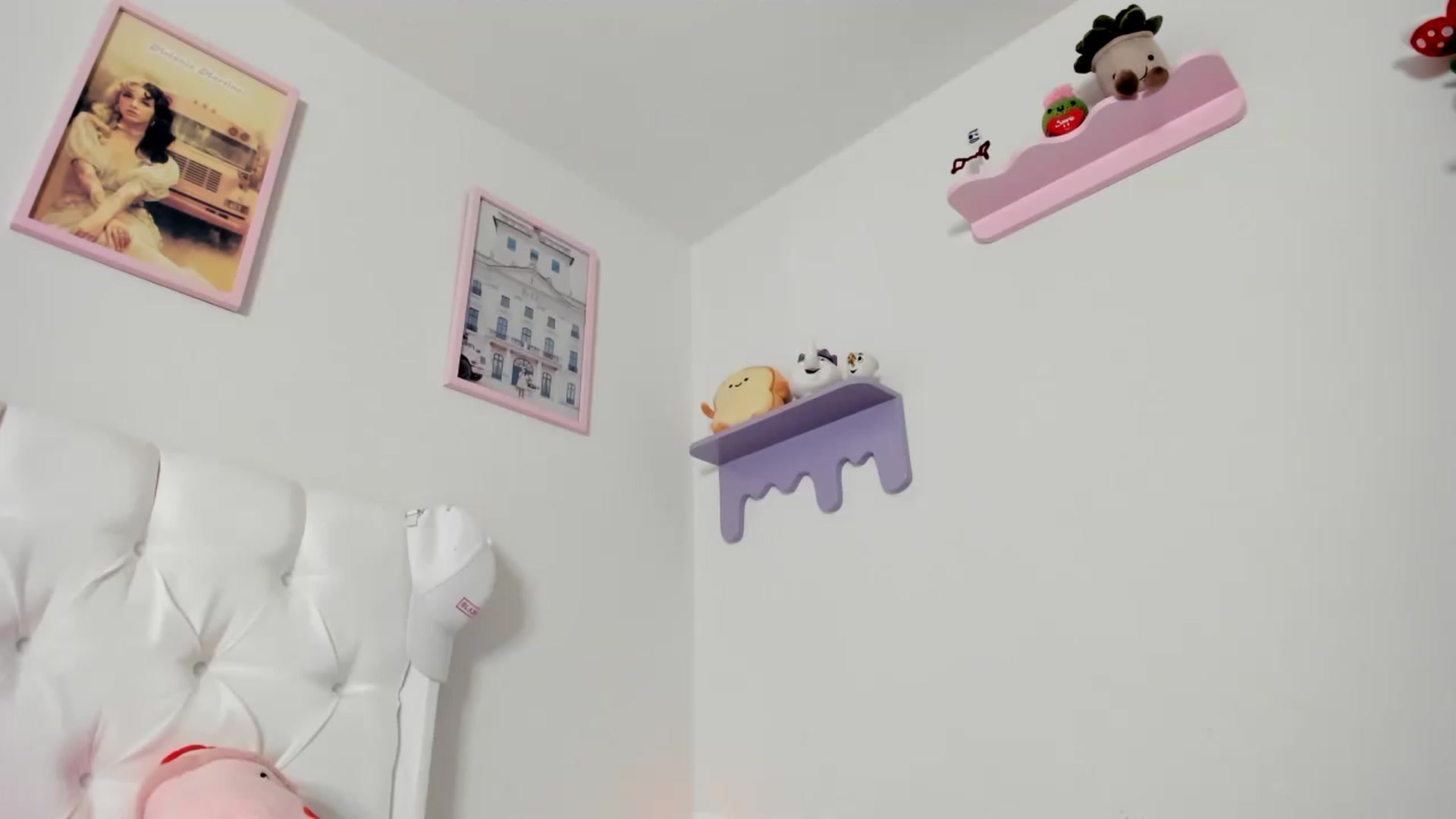 Gallery image thumbnail from Cherrycute666's myfreecams stream on, 06/02/2023, 24:25 image 14 of 20