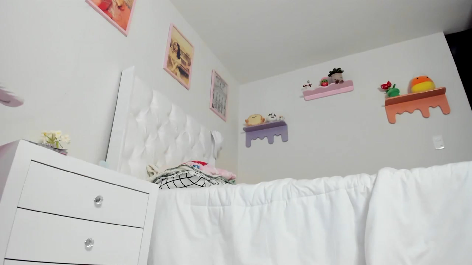 Gallery image thumbnail from Cherrycute666's myfreecams stream on, 06/02/2023, 24:25 image 8 of 20