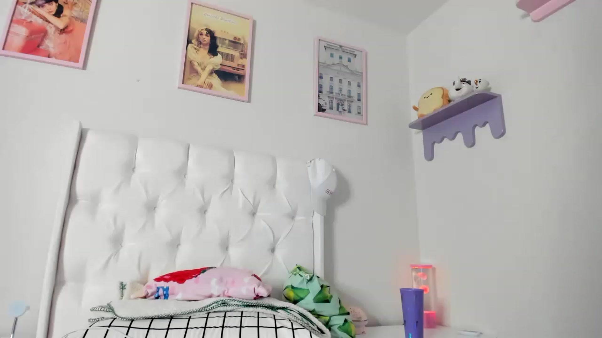 Gallery image thumbnail from Cherrycute666's myfreecams stream on, 06/02/2023, 24:25 image 9 of 20