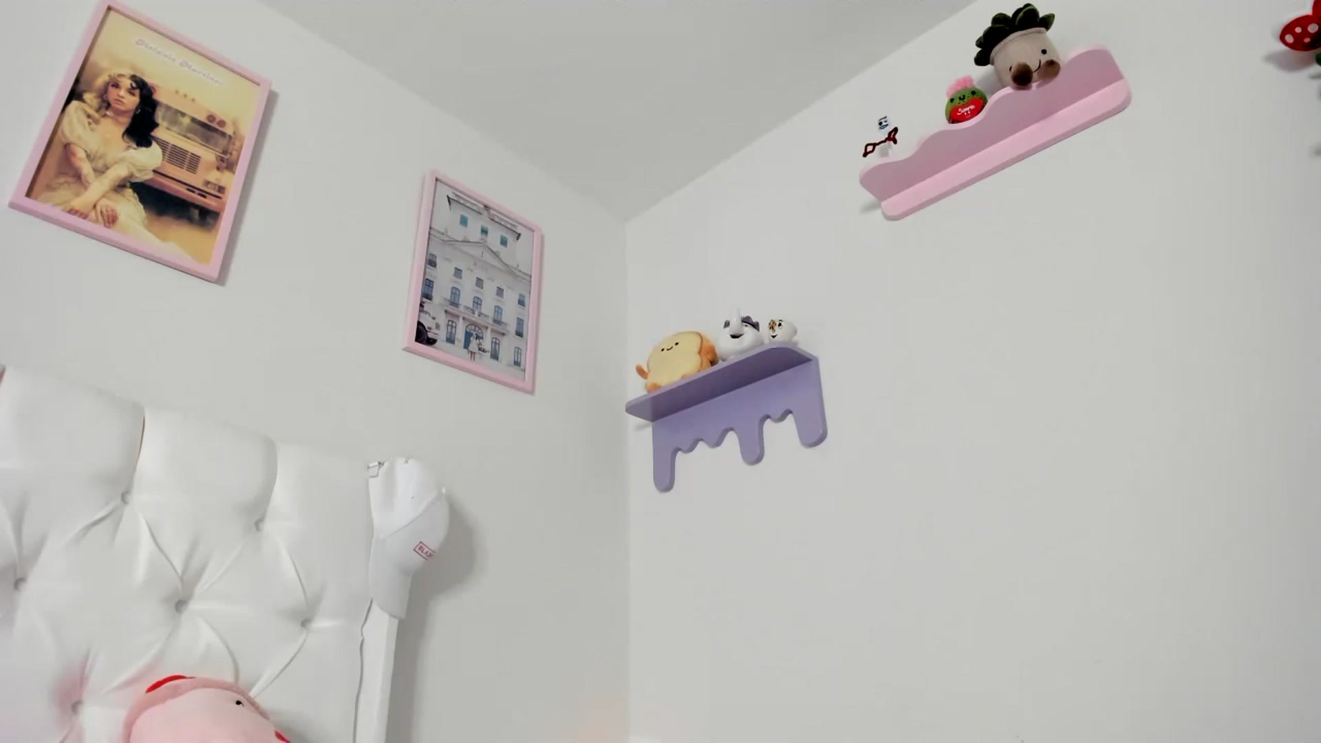 Gallery image thumbnail from Cherrycute666's myfreecams stream on, 06/02/2023, 24:25 image 13 of 20