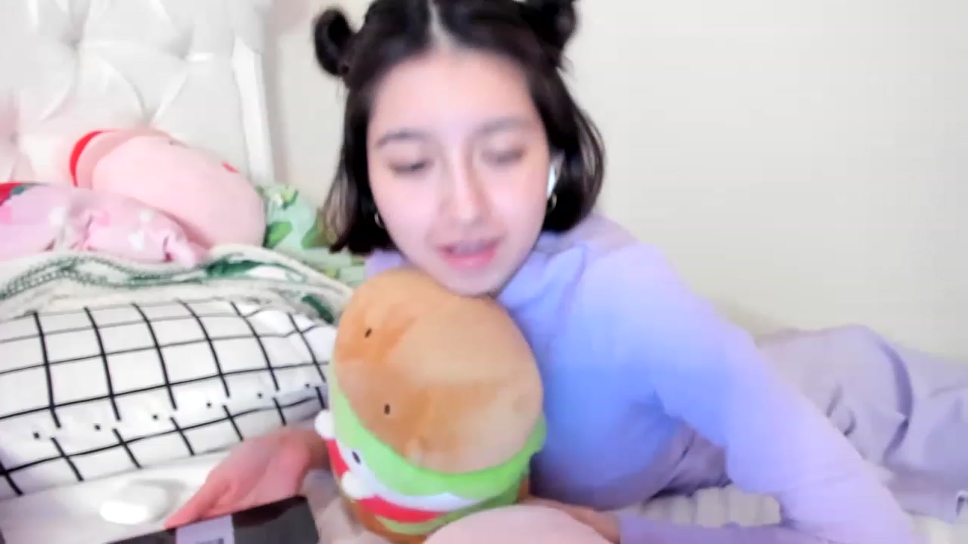Gallery image thumbnail from Cherrycute666's myfreecams stream on, 06/02/2023, 01:35 image 1 of 20