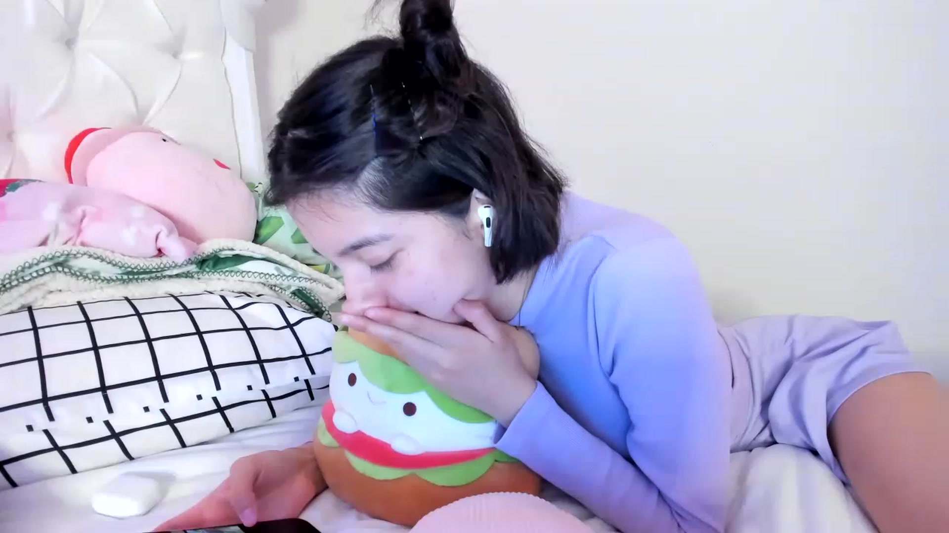 Gallery image thumbnail from Cherrycute666's myfreecams stream on, 06/02/2023, 01:35 image 2 of 20