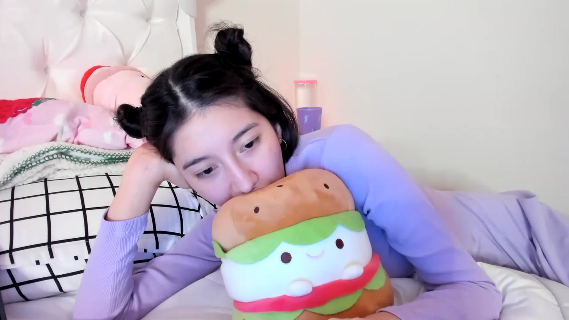 Gallery image thumbnail from Cherrycute666's myfreecams stream on, 06/02/2023, 01:35 image 13 of 20