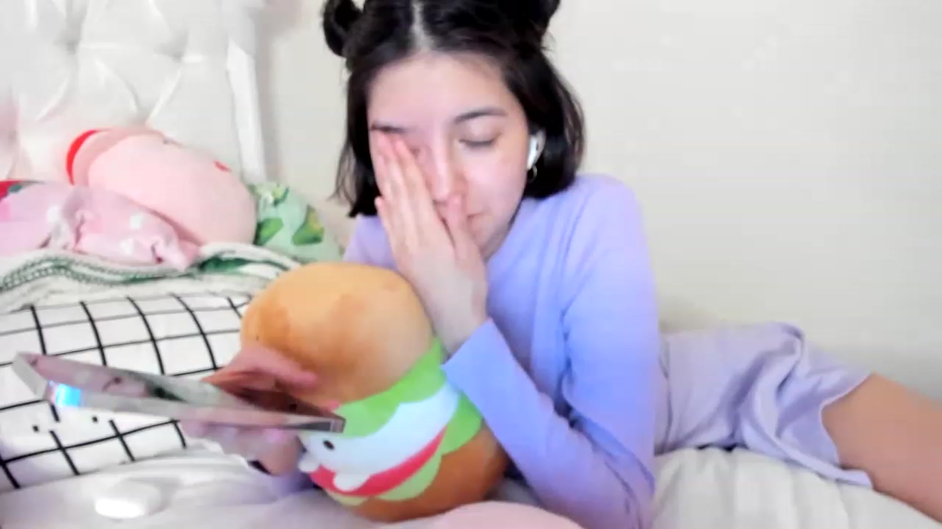 Gallery image thumbnail from Cherrycute666's myfreecams stream on, 06/02/2023, 01:35 image 4 of 20
