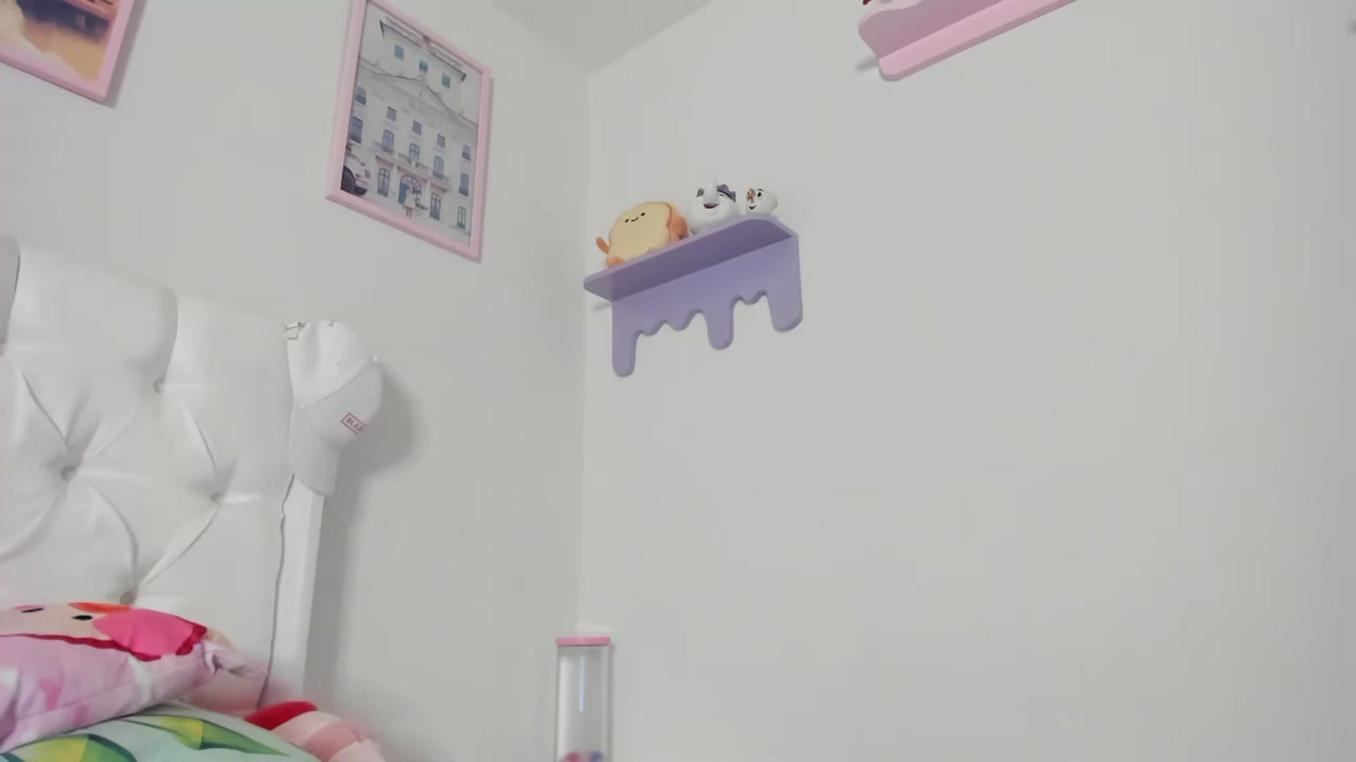 Gallery image thumbnail from Cherrycute666's myfreecams stream on, 06/02/2023, 07:33 image 6 of 20