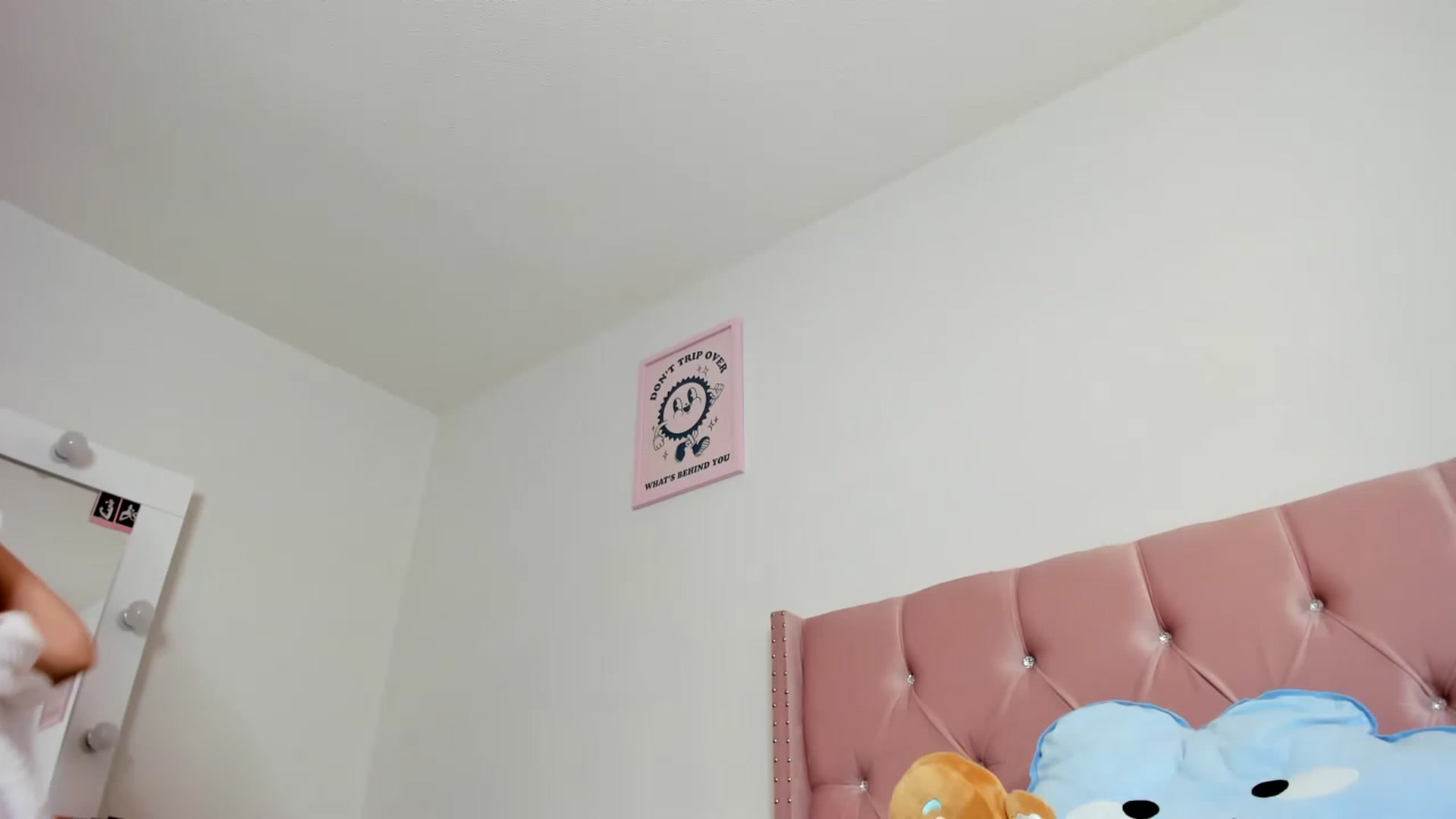 Gallery image thumbnail from Cherrycute666's myfreecams stream on, 06/02/2023, 08:45 image 10 of 20