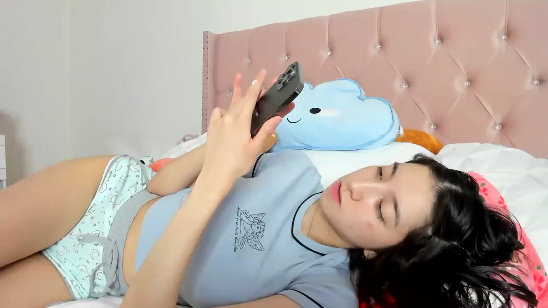 Gallery image thumbnail from Cherrycute666's myfreecams stream on, 06/02/2023, 08:45 image 20 of 20