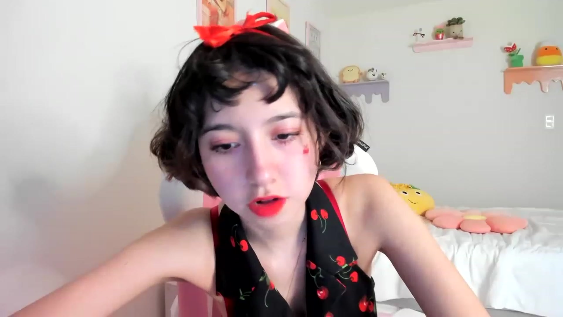 Gallery image thumbnail from Cherrycute666's myfreecams stream on, 06/02/2023, 23:39 image 6 of 20