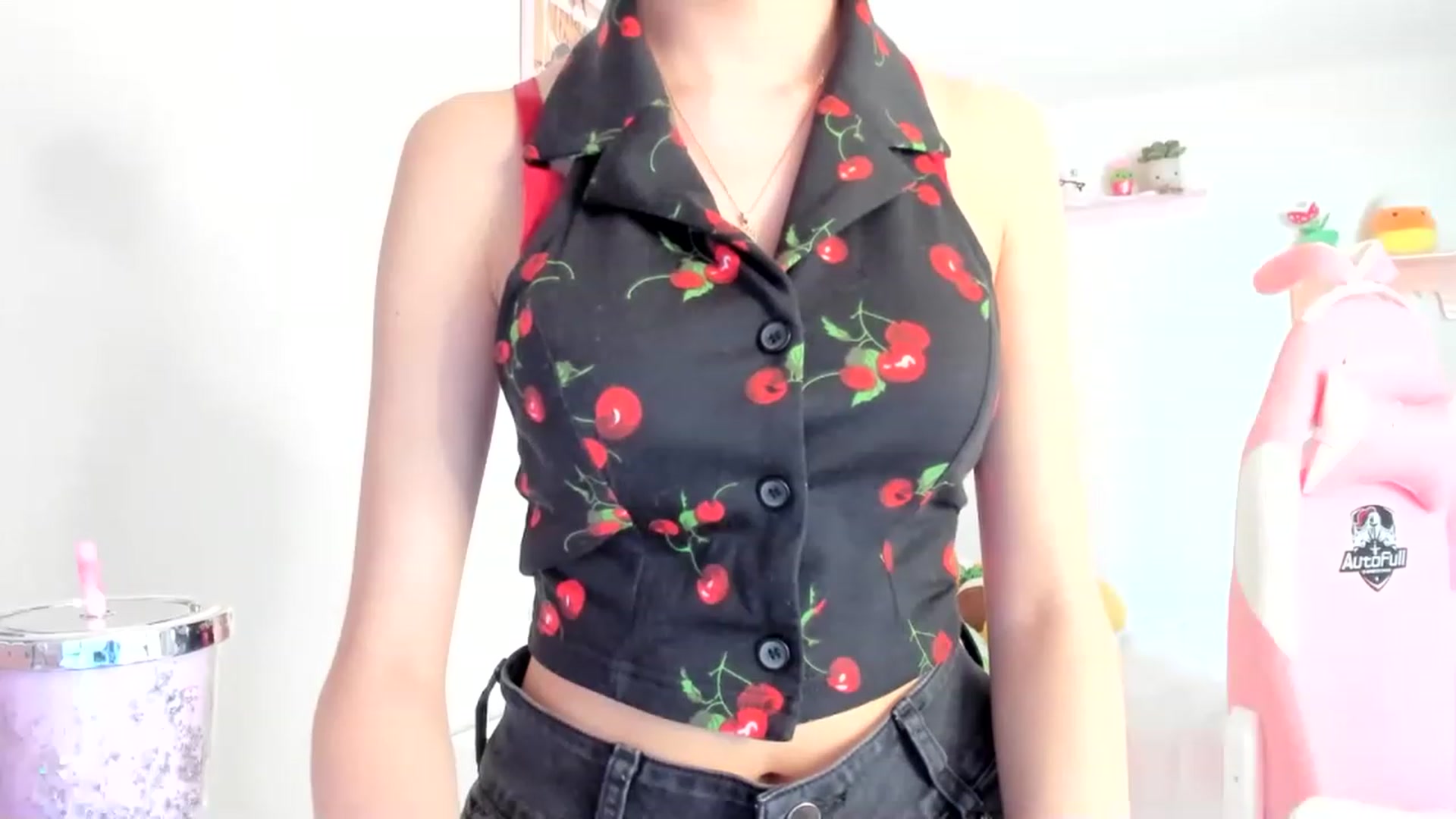 Gallery image thumbnail from Cherrycute666's myfreecams stream on, 06/02/2023, 23:39 image 7 of 20