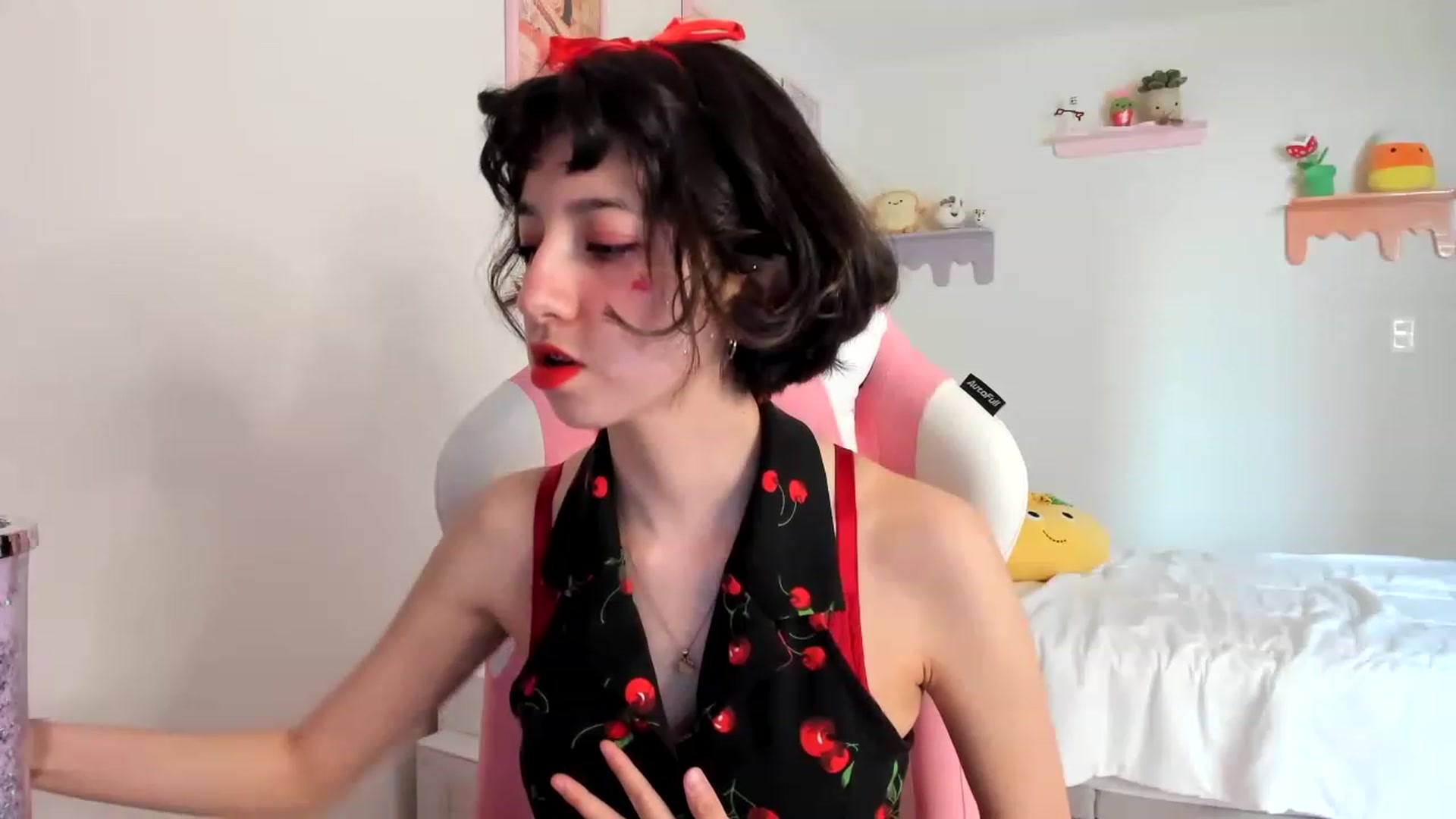 Gallery image thumbnail from Cherrycute666's myfreecams stream on, 06/02/2023, 23:39 image 9 of 20