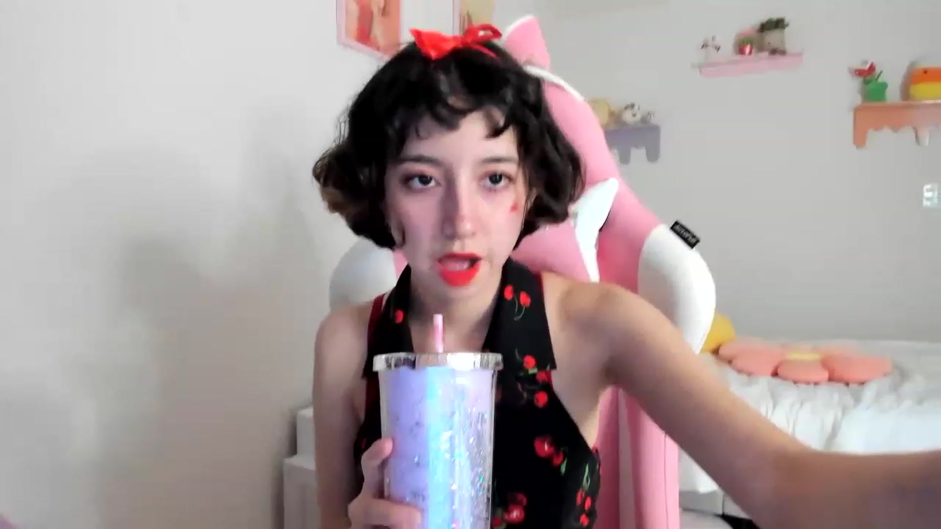 Gallery image thumbnail from Cherrycute666's myfreecams stream on, 06/02/2023, 23:39 image 4 of 20