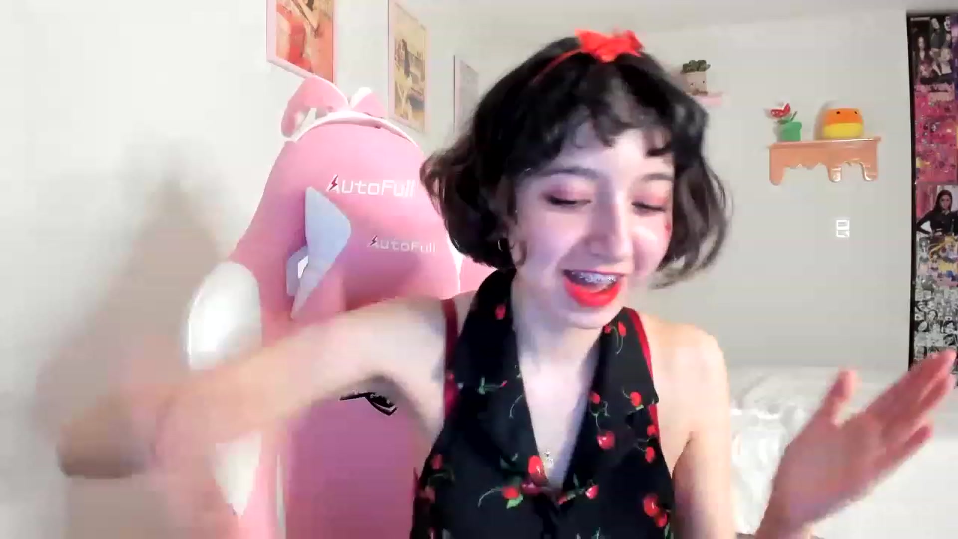 Gallery image thumbnail from Cherrycute666's myfreecams stream on, 06/03/2023, 02:15 image 1 of 20