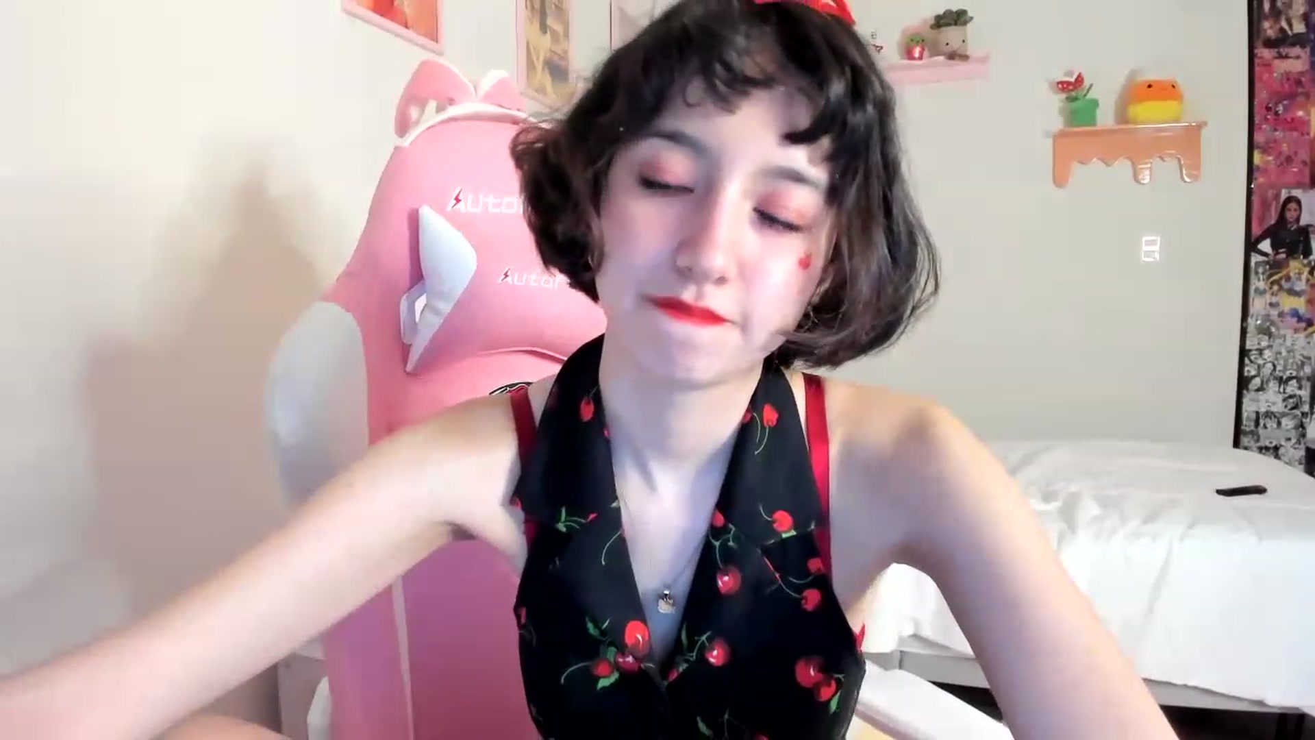Gallery image thumbnail from Cherrycute666's myfreecams stream on, 06/03/2023, 02:15 image 10 of 20