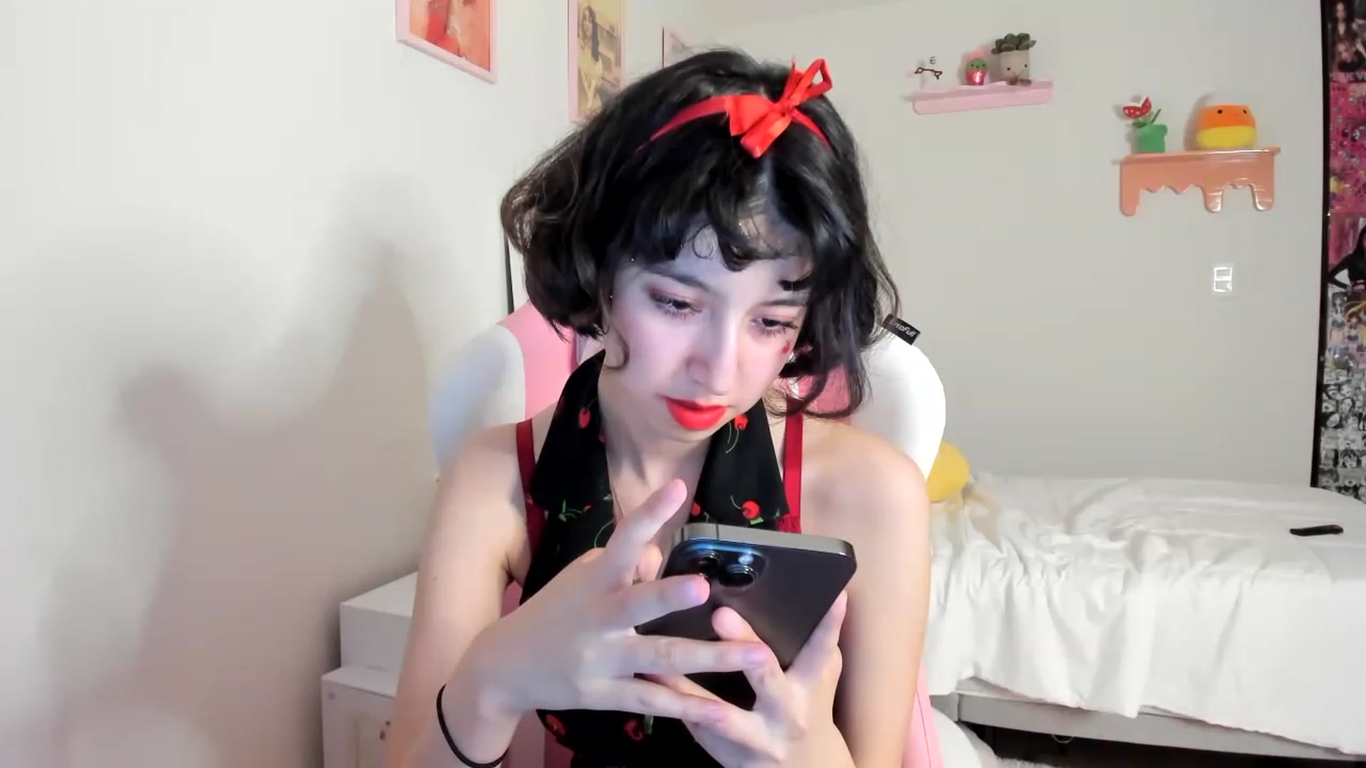 Gallery image thumbnail from Cherrycute666's myfreecams stream on, 06/03/2023, 02:15 image 19 of 20