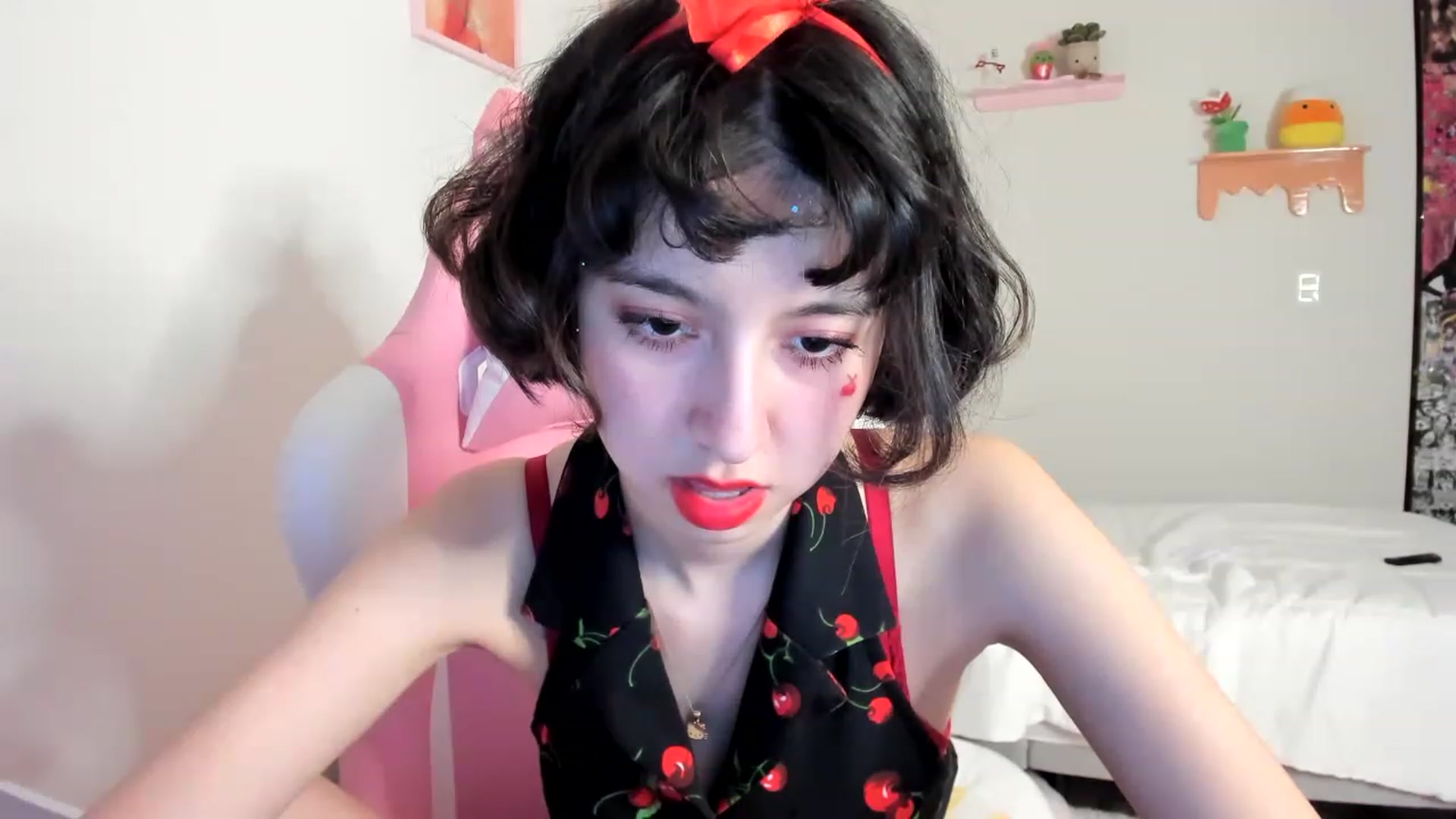 Gallery image thumbnail from Cherrycute666's myfreecams stream on, 06/03/2023, 02:15 image 16 of 20