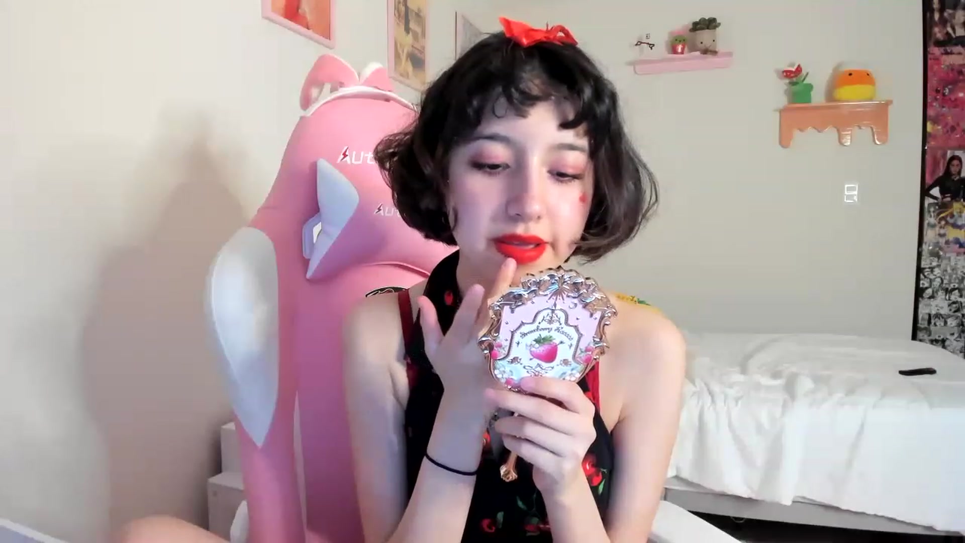 Gallery image thumbnail from Cherrycute666's myfreecams stream on, 06/03/2023, 02:15 image 13 of 20