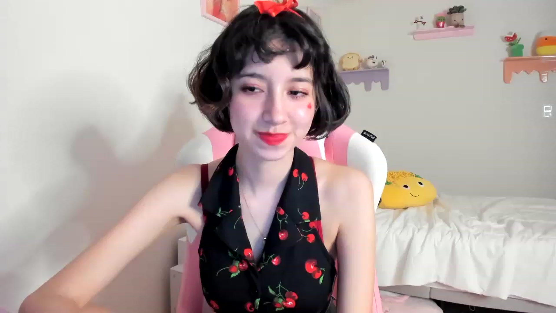 Gallery image thumbnail from Cherrycute666's myfreecams stream on, 06/03/2023, 05:13 image 13 of 20
