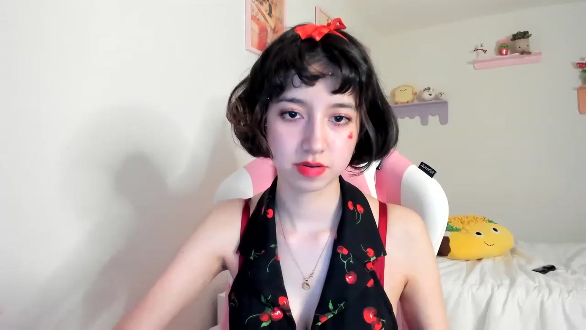 Gallery image thumbnail from Cherrycute666's myfreecams stream on, 06/03/2023, 07:20 image 20 of 20