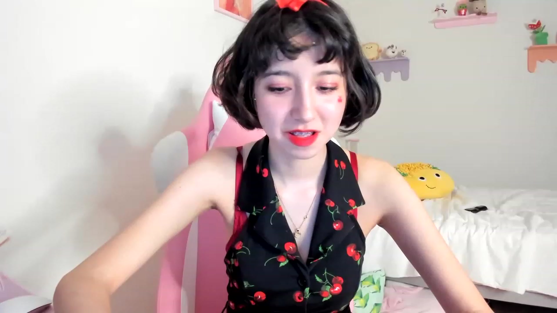 Gallery image thumbnail from Cherrycute666's myfreecams stream on, 06/03/2023, 07:20 image 6 of 20