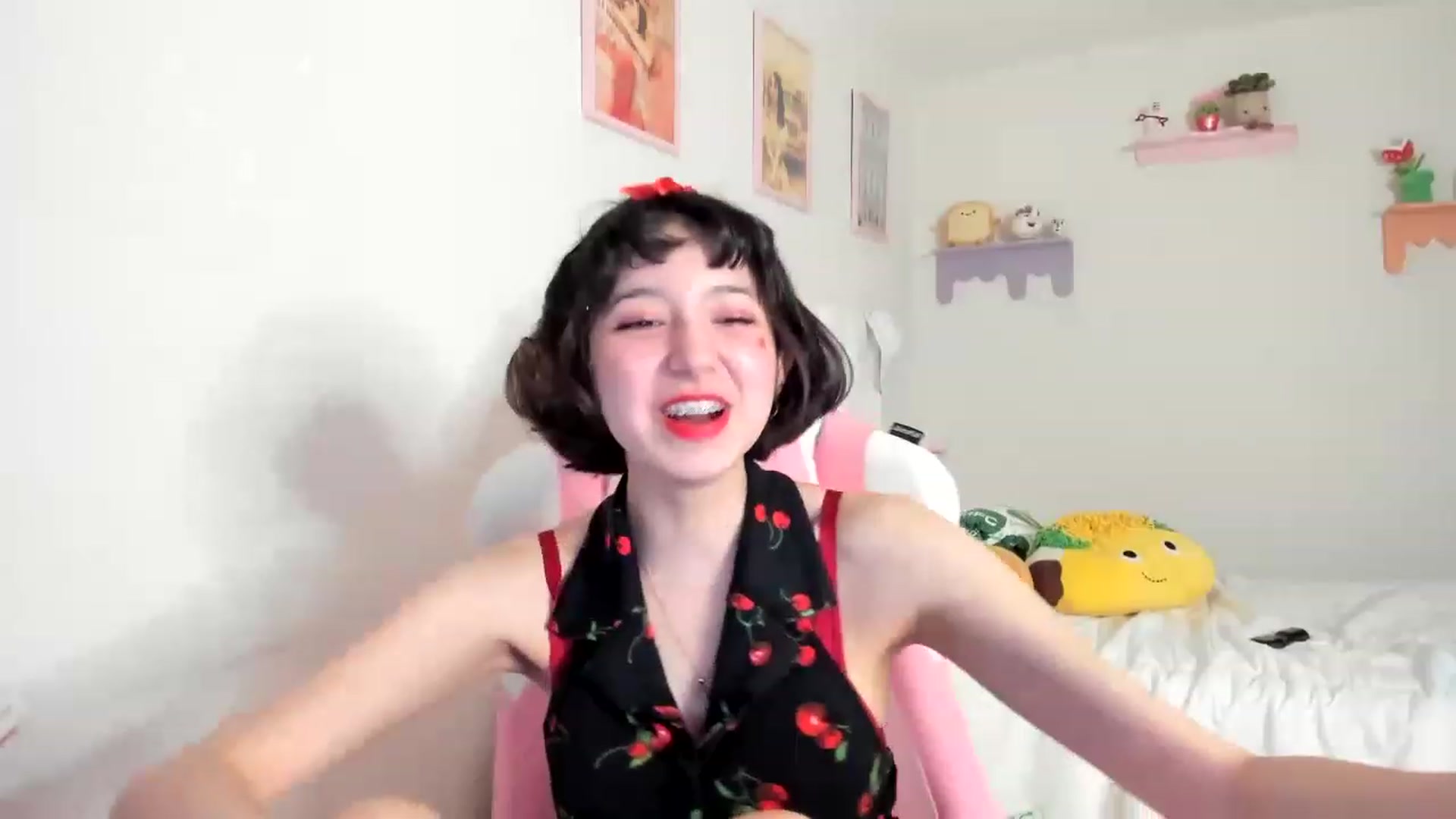 Gallery image thumbnail from Cherrycute666's myfreecams stream on, 06/03/2023, 07:20 image 12 of 20