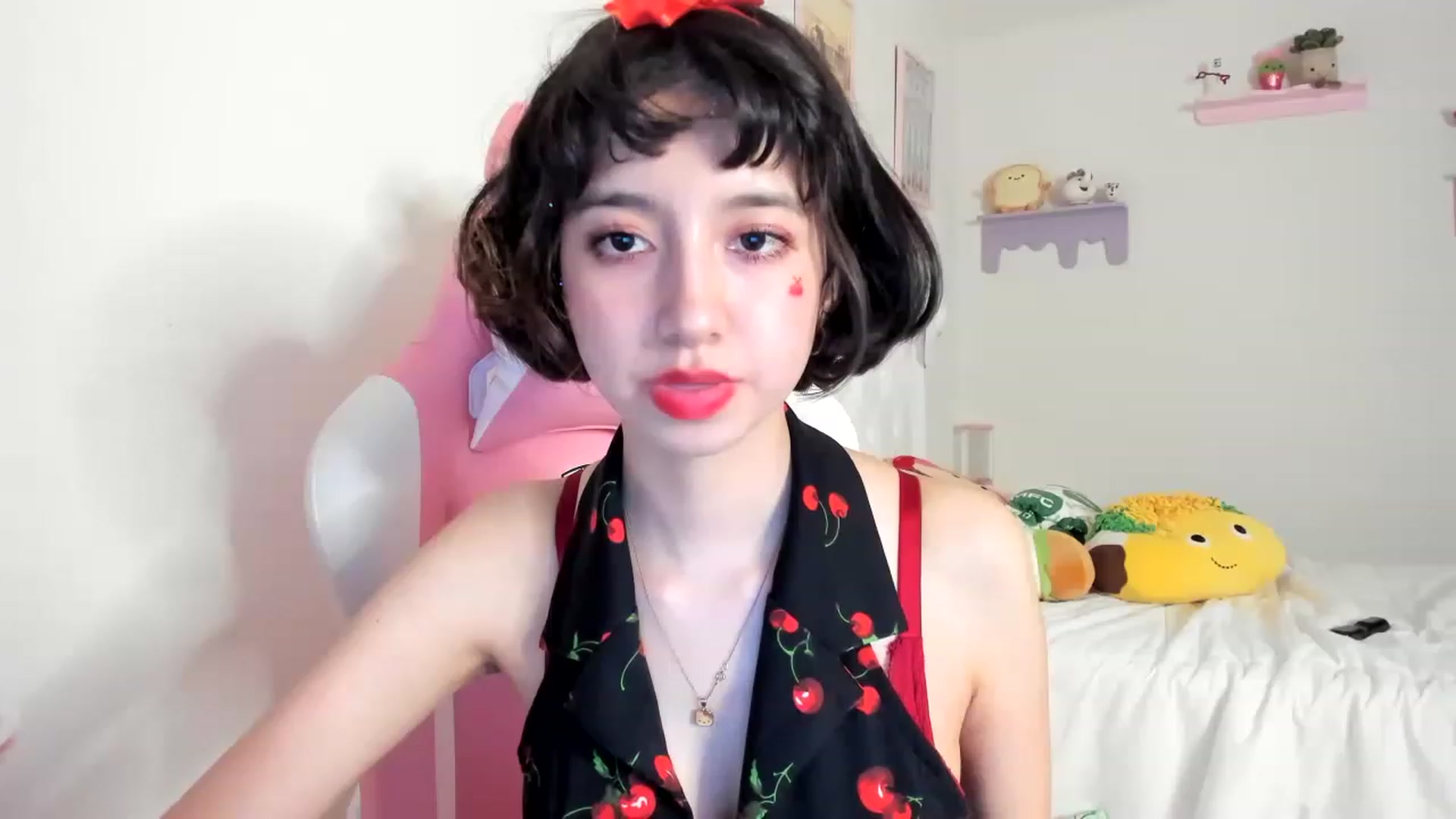 Gallery image thumbnail from Cherrycute666's myfreecams stream on, 06/03/2023, 07:20 image 19 of 20