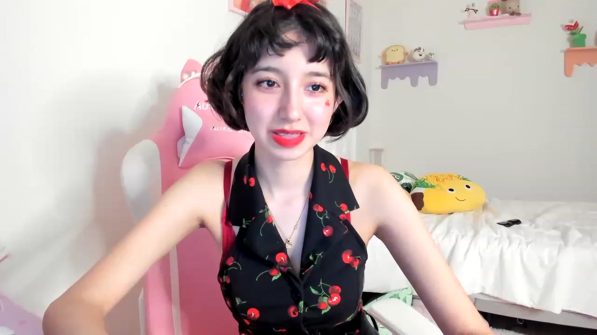 Gallery image thumbnail from Cherrycute666's myfreecams stream on, 06/03/2023, 07:20 image 5 of 20