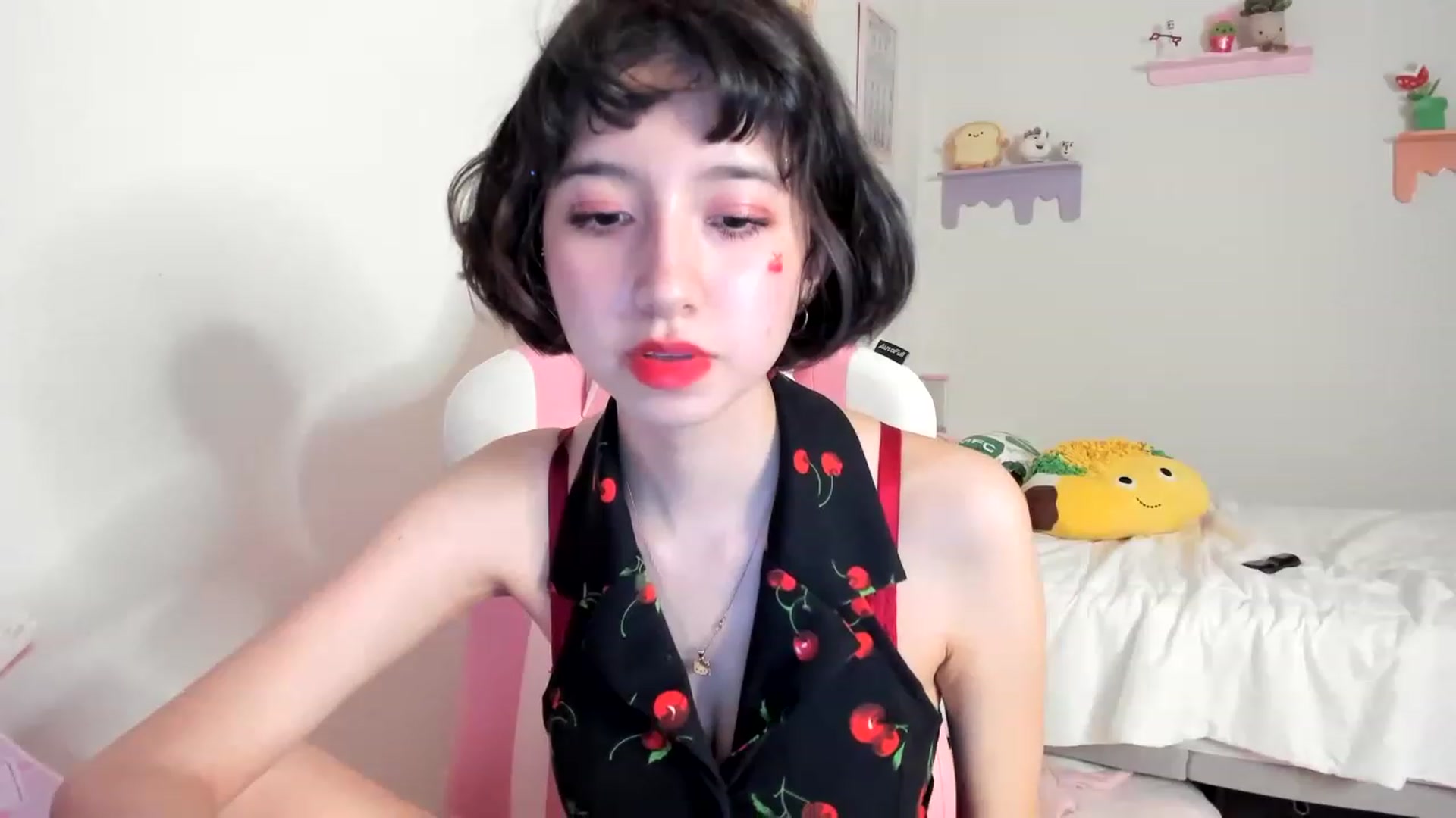 Gallery image thumbnail from Cherrycute666's myfreecams stream on, 06/03/2023, 07:20 image 8 of 20