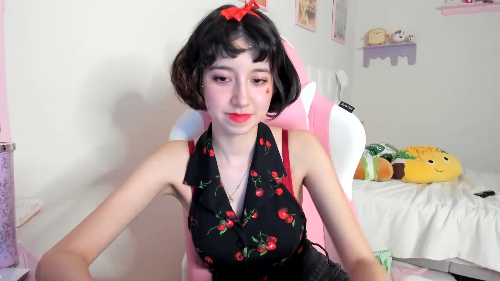Gallery image thumbnail from Cherrycute666's myfreecams stream on, 06/03/2023, 07:20 image 17 of 20