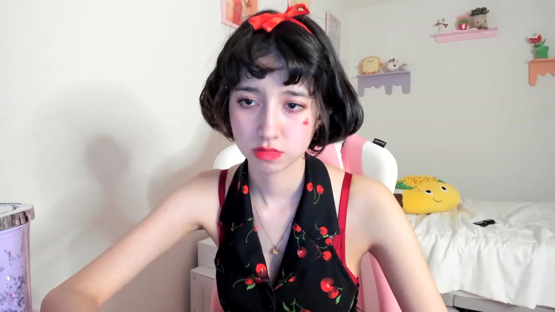 Gallery image thumbnail from Cherrycute666's myfreecams stream on, 06/03/2023, 07:20 image 14 of 20