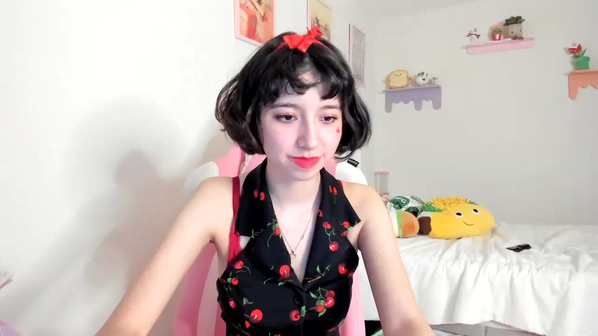 Gallery image thumbnail from Cherrycute666's myfreecams stream on, 06/03/2023, 07:20 image 4 of 20