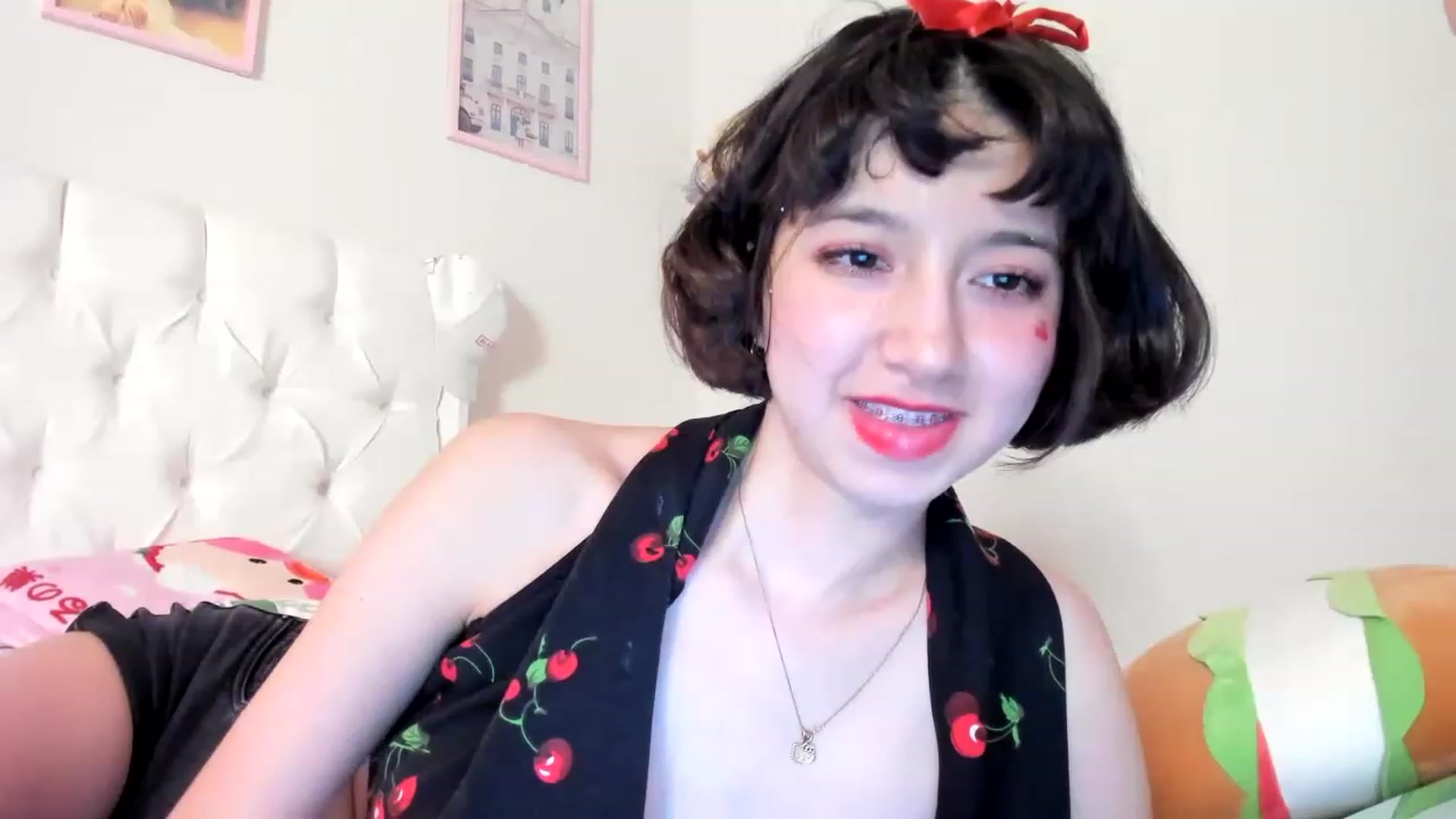 Gallery image thumbnail from Cherrycute666's myfreecams stream on, 06/03/2023, 09:41 image 11 of 20