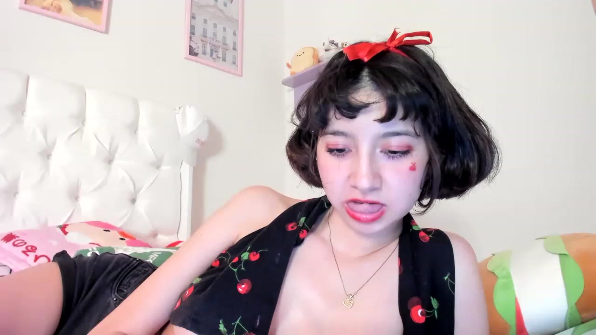 Gallery image thumbnail from Cherrycute666's myfreecams stream on, 06/03/2023, 09:41 image 8 of 20