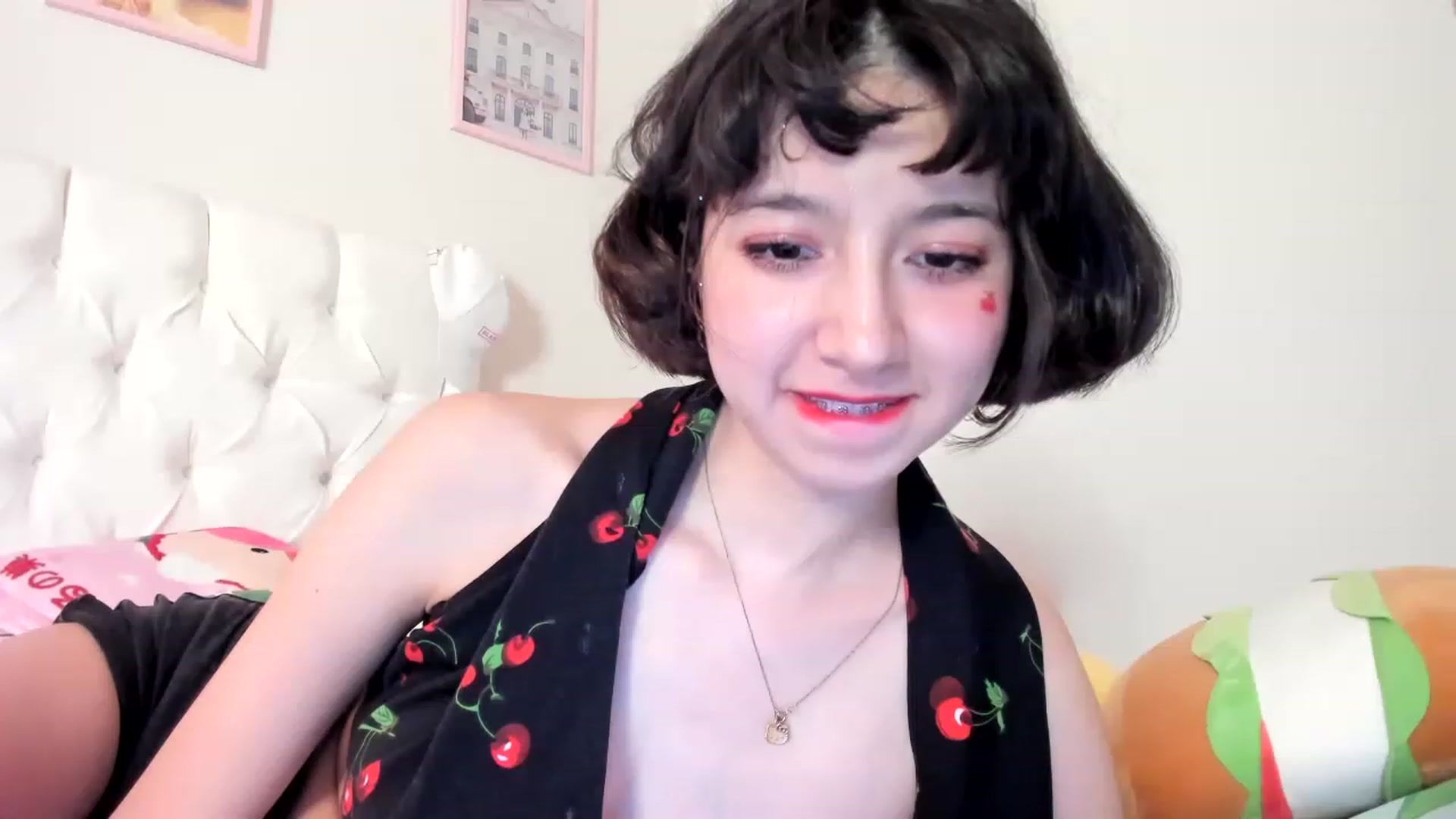 Gallery image thumbnail from Cherrycute666's myfreecams stream on, 06/03/2023, 09:41 image 10 of 20