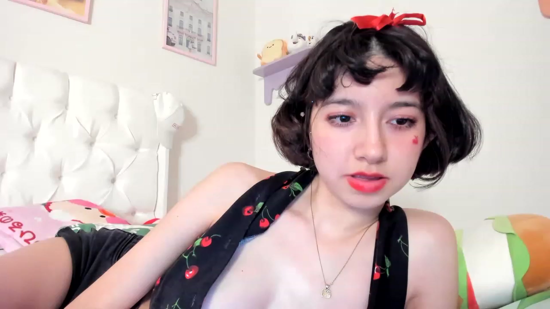 Gallery image thumbnail from Cherrycute666's myfreecams stream on, 06/03/2023, 09:41 image 4 of 20