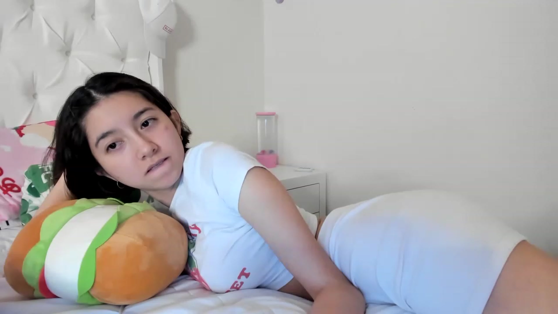 Gallery image thumbnail from Cherrycute666's myfreecams stream on, 06/03/2023, 13:17 image 1 of 20