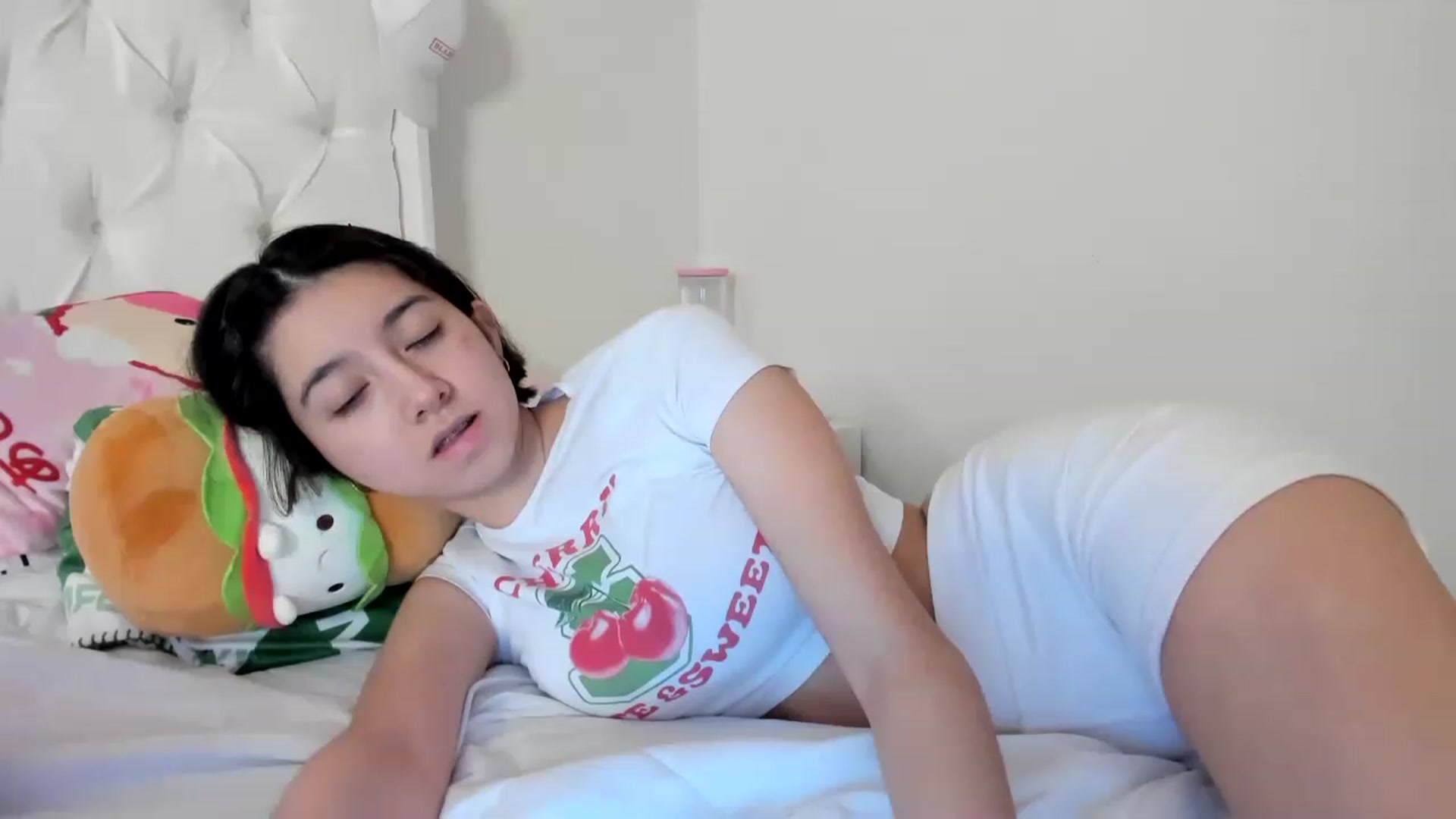 Gallery image thumbnail from Cherrycute666's myfreecams stream on, 06/03/2023, 13:17 image 3 of 20