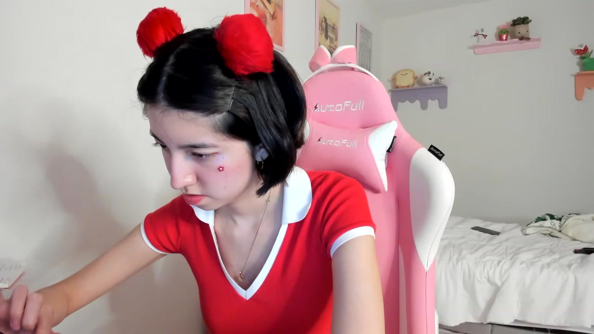 Gallery image thumbnail from Cherrycute666's myfreecams stream on, 06/04/2023, 01:31 image 4 of 20