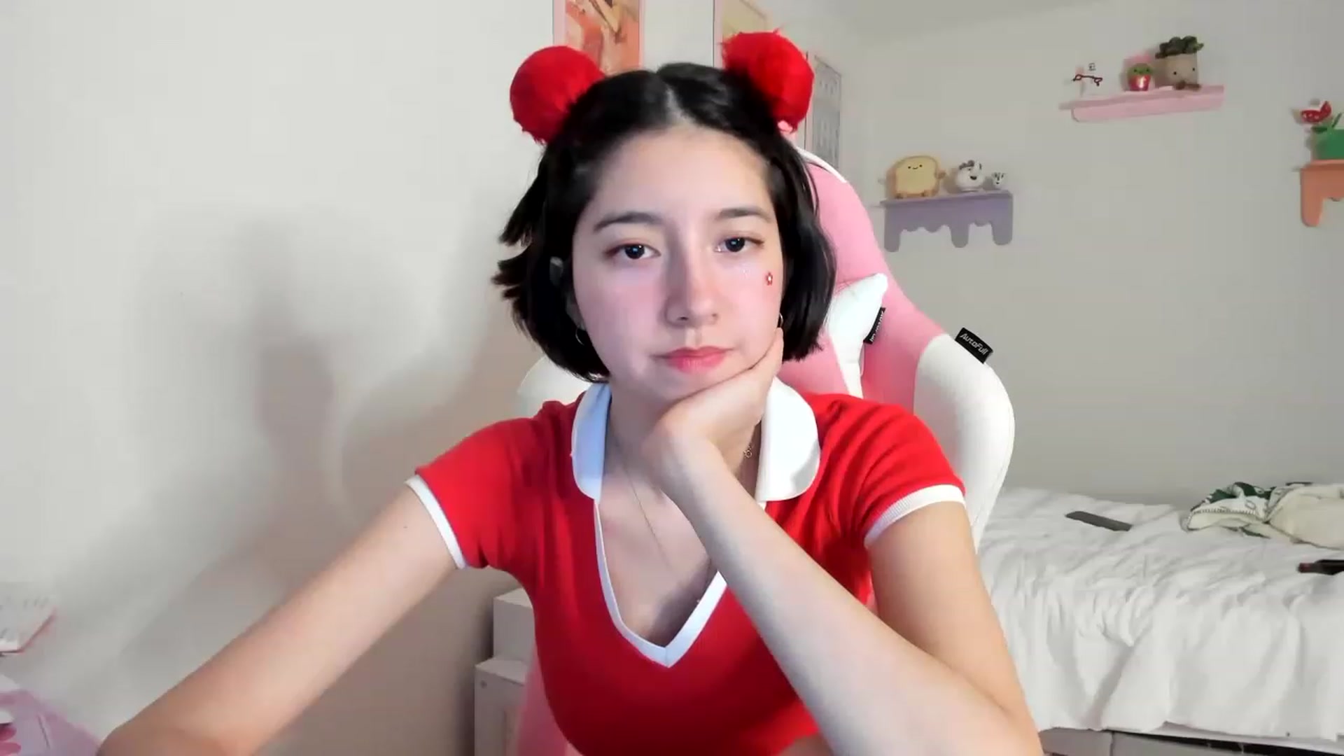 Gallery image thumbnail from Cherrycute666's myfreecams stream on, 06/04/2023, 01:31 image 6 of 20