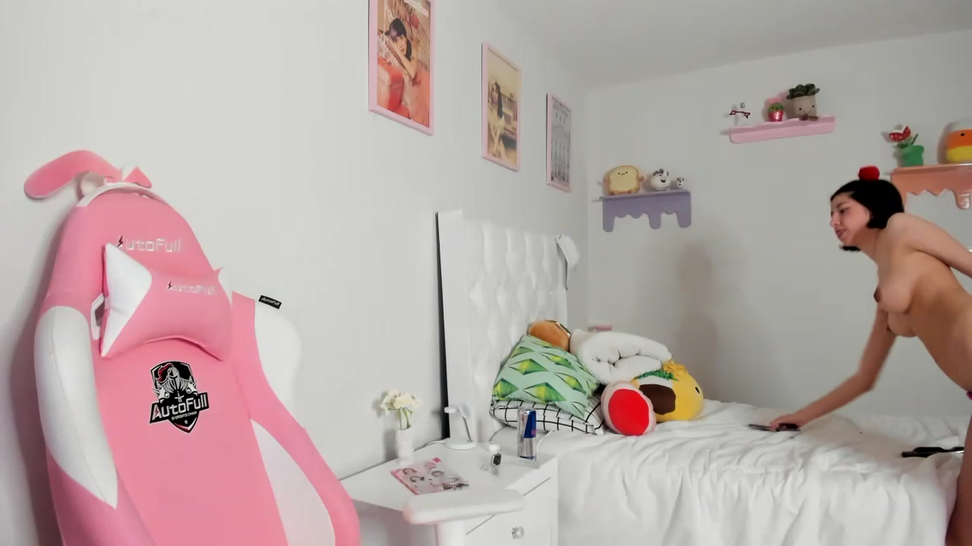 Gallery image thumbnail from Cherrycute666's myfreecams stream on, 06/04/2023, 01:31 image 8 of 20