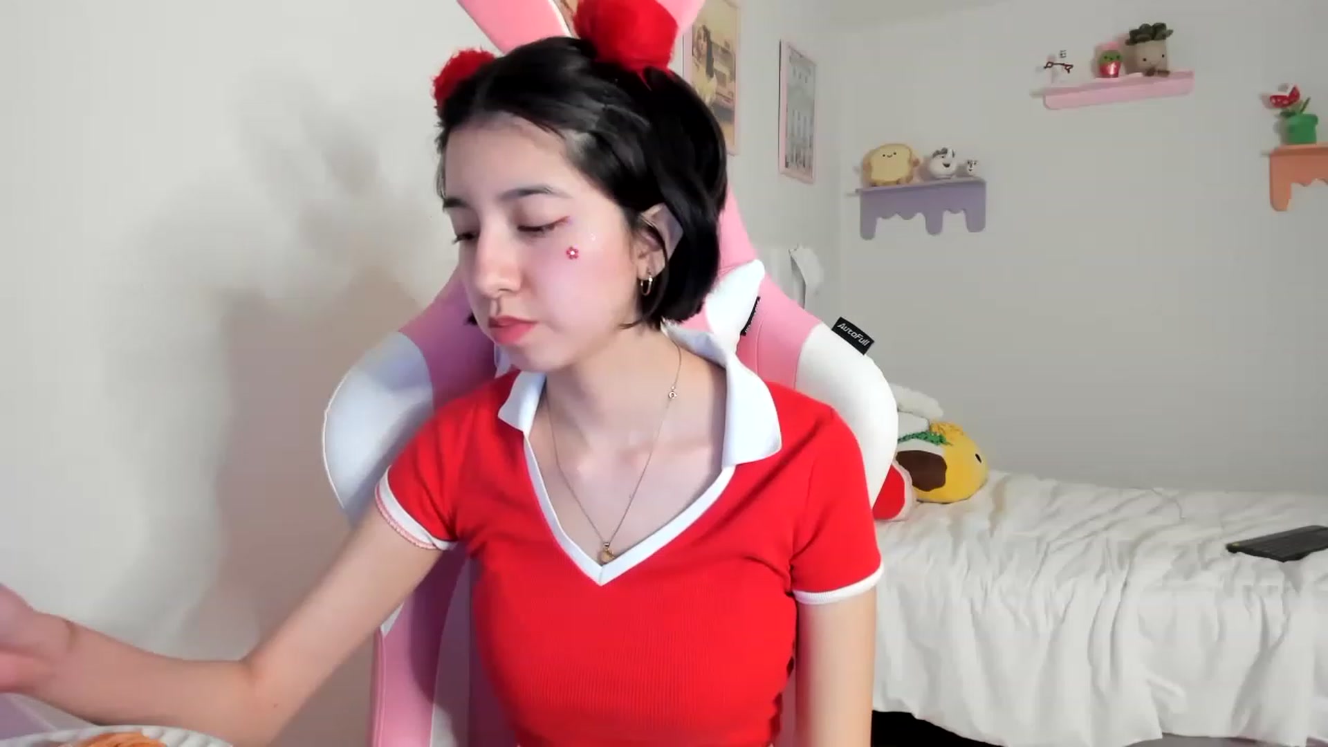 Gallery image thumbnail from Cherrycute666's myfreecams stream on, 06/04/2023, 02:10 image 17 of 20