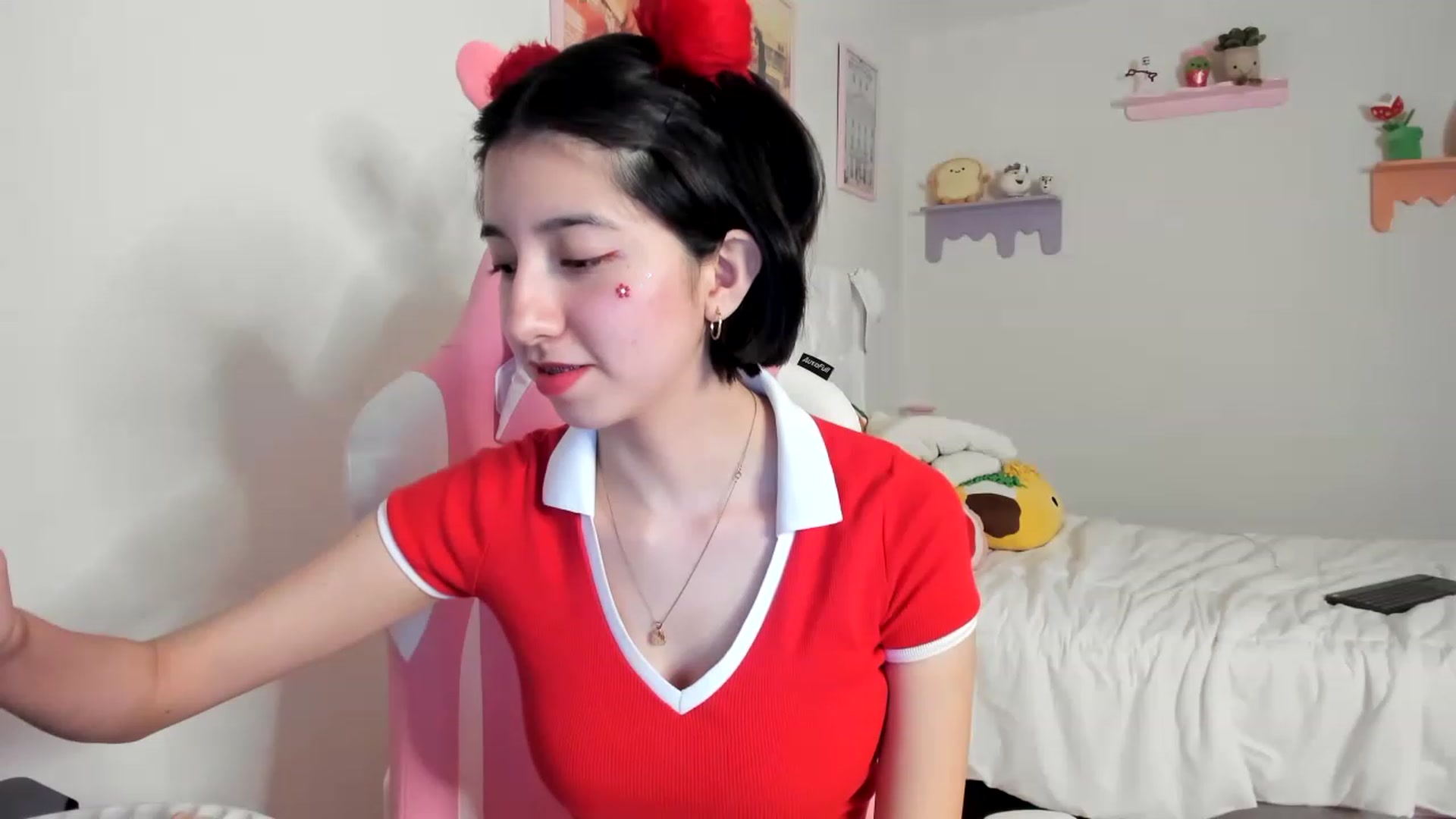 Gallery image thumbnail from Cherrycute666's myfreecams stream on, 06/04/2023, 02:10 image 11 of 20