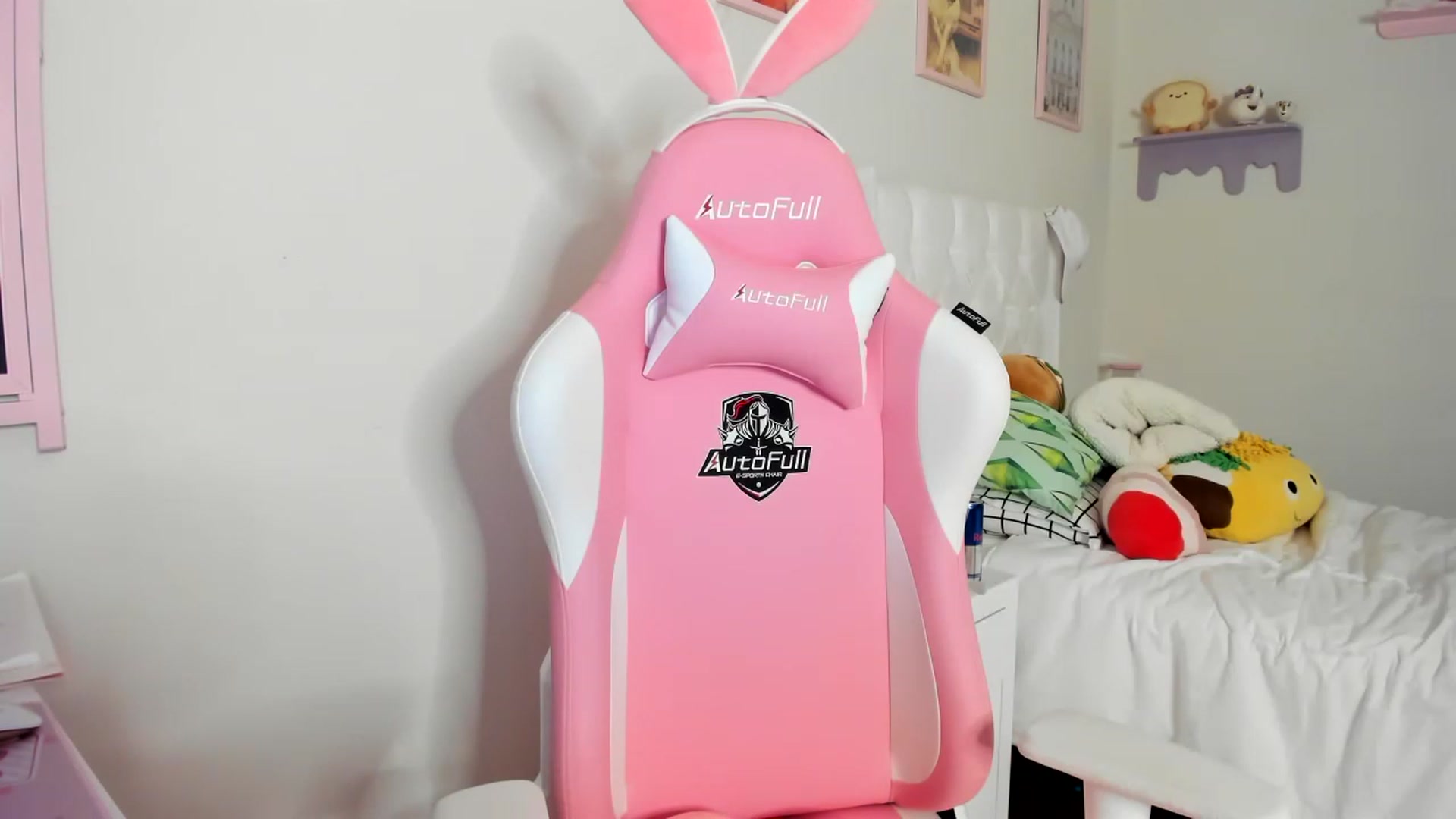 Gallery image thumbnail from Cherrycute666's myfreecams stream on, 06/04/2023, 04:55 image 17 of 20