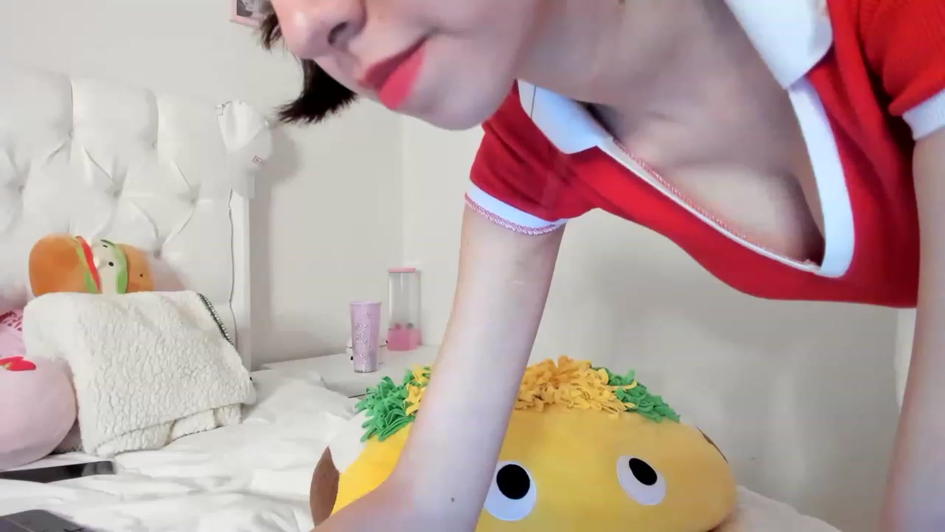 Gallery image thumbnail from Cherrycute666's myfreecams stream on, 06/04/2023, 06:37 image 2 of 20