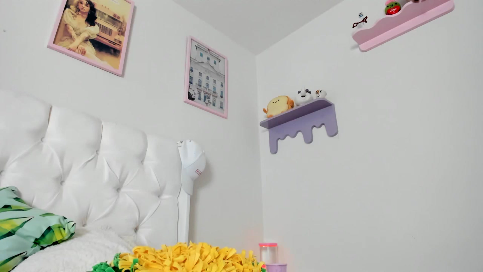 Gallery image thumbnail from Cherrycute666's myfreecams stream on, 06/04/2023, 13:54 image 13 of 20