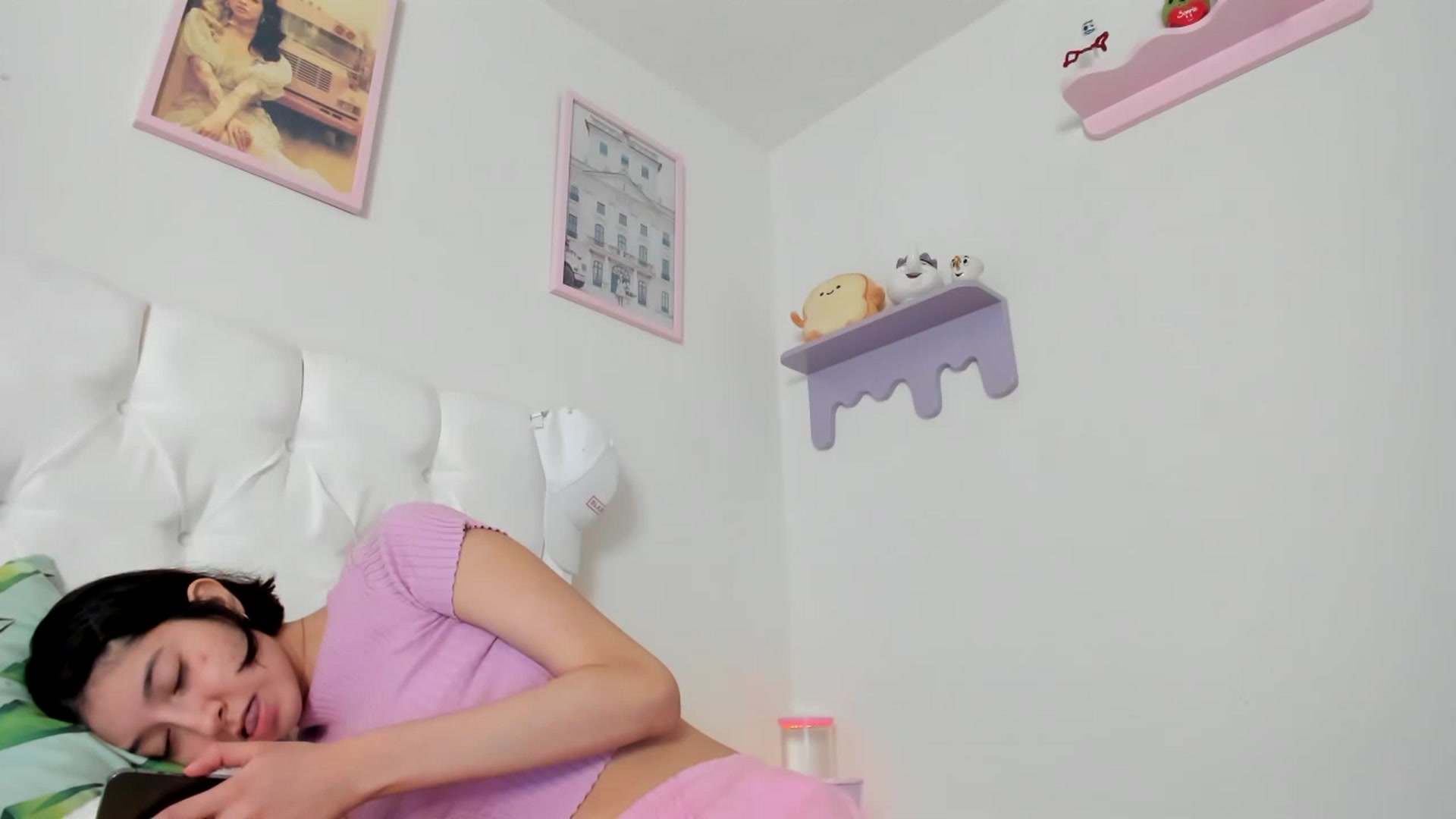 Gallery image thumbnail from Cherrycute666's myfreecams stream on, 06/04/2023, 13:54 image 12 of 20