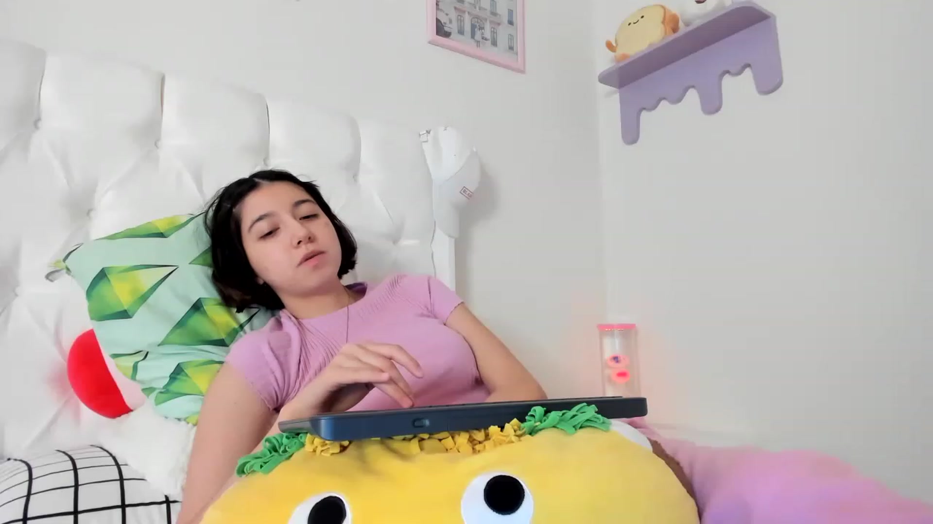 Gallery image thumbnail from Cherrycute666's myfreecams stream on, 06/04/2023, 13:54 image 4 of 20