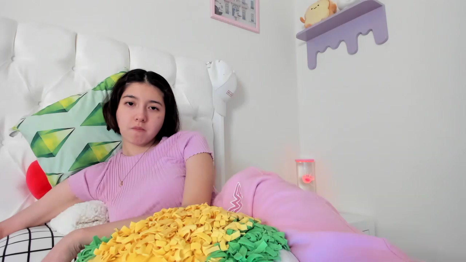 Gallery image thumbnail from Cherrycute666's myfreecams stream on, 06/04/2023, 13:54 image 6 of 20