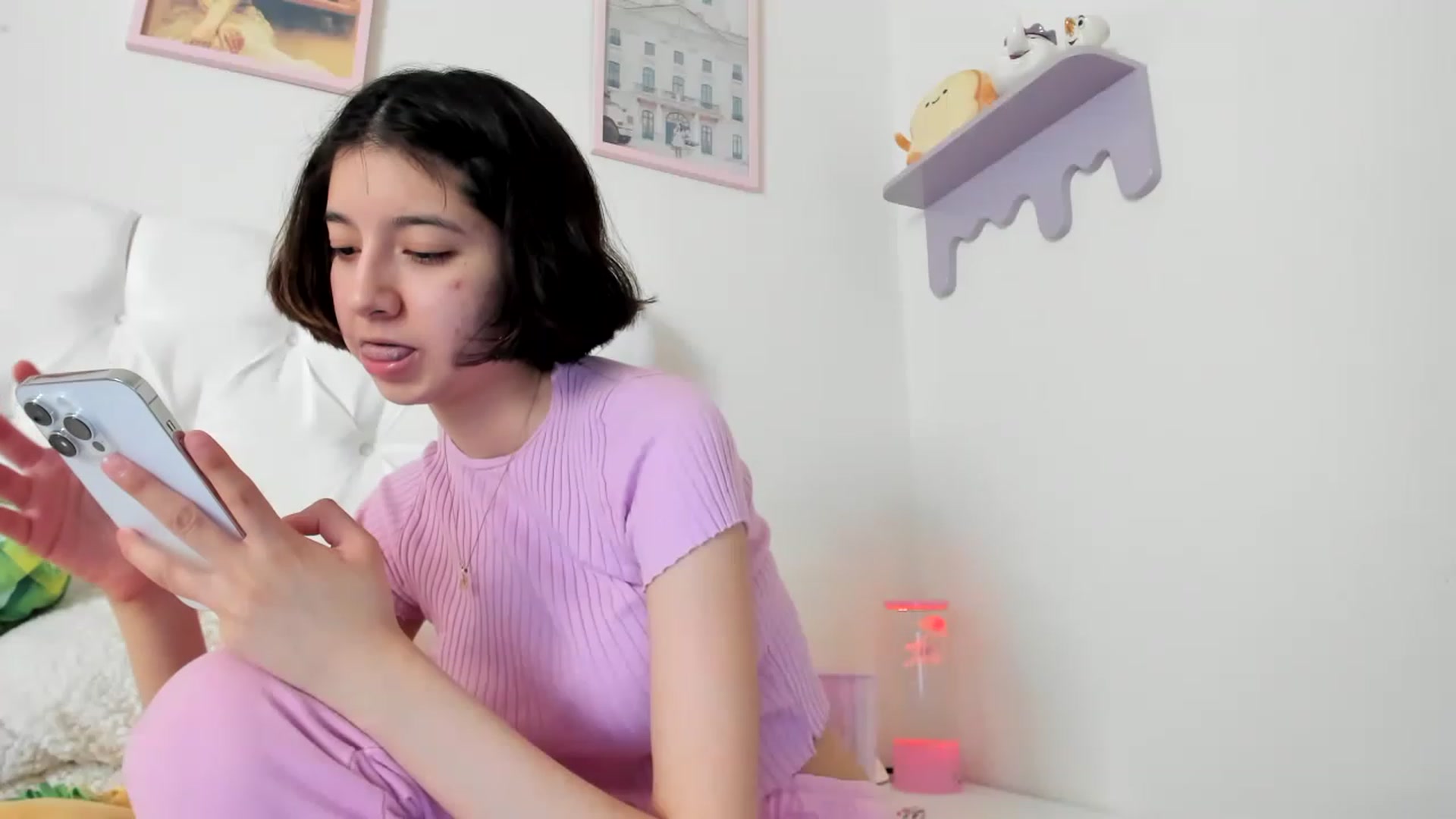 Gallery image thumbnail from Cherrycute666's myfreecams stream on, 06/04/2023, 15:14 image 15 of 20